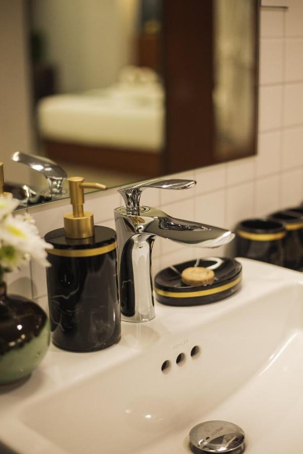 Thapae Twins Hotel Chiang Mai Zewnętrze zdjęcie