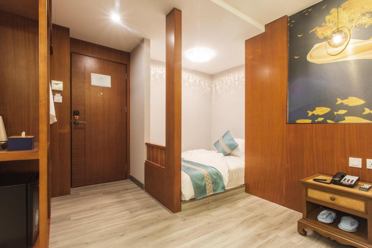 Thapae Twins Hotel Chiang Mai Zewnętrze zdjęcie